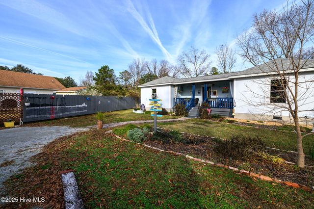 608 Church Street, Oriental, NC 28571