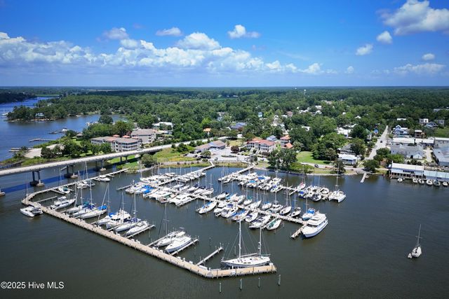 608 Church Street, Oriental, NC 28571