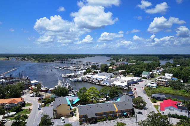 608 Church Street, Oriental, NC 28571