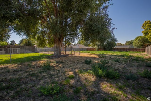 8686 S TEMPLE DR, West Jordan, UT 84088