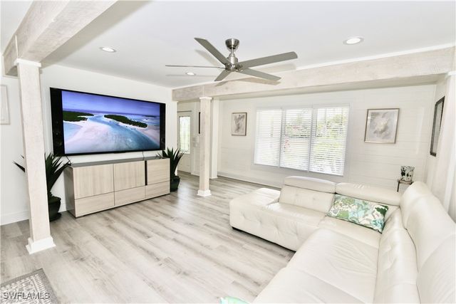 2061 Santa Barbara BLVD, Naples, FL 34116