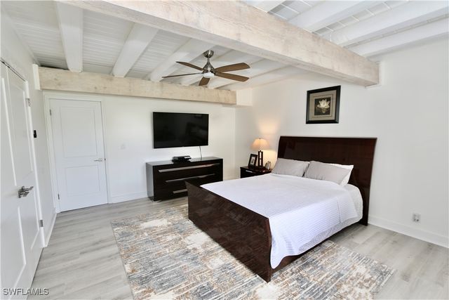 2061 Santa Barbara BLVD, Naples, FL 34116