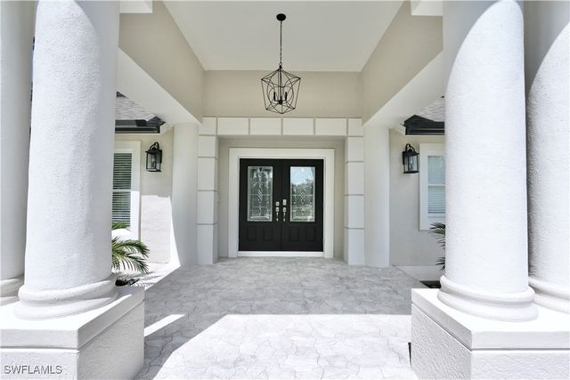 2061 Santa Barbara BLVD, Naples, FL 34116