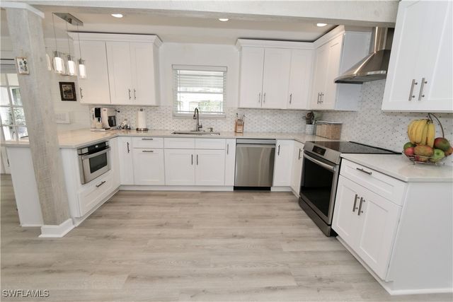 2061 Santa Barbara BLVD, Naples, FL 34116