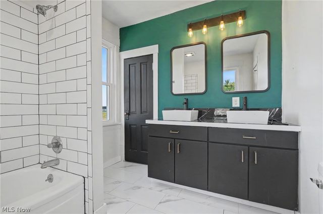 2775 S Bandy Road, Alliance, OH 44601