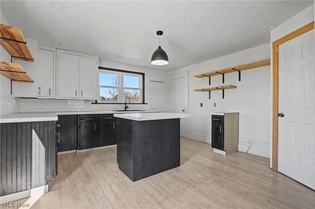 2775 S Bandy Road, Alliance, OH 44601