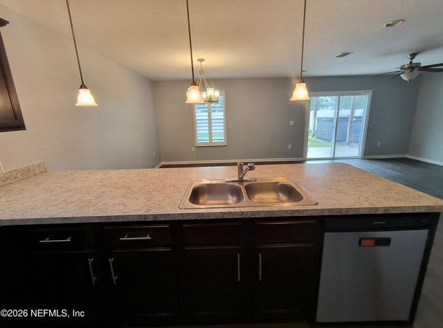 1211 SARAHS LANDING Drive, Jacksonville, FL 32221