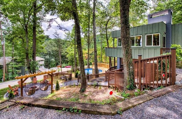 1125 Tanrac Trail, Gatlinburg, TN 37738