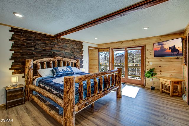 1125 Tanrac Trail, Gatlinburg, TN 37738