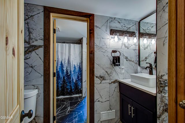 1125 Tanrac Trail, Gatlinburg, TN 37738