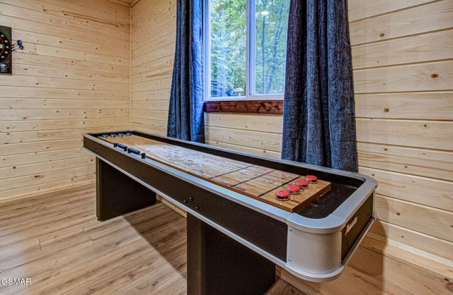 1125 Tanrac Trail, Gatlinburg, TN 37738