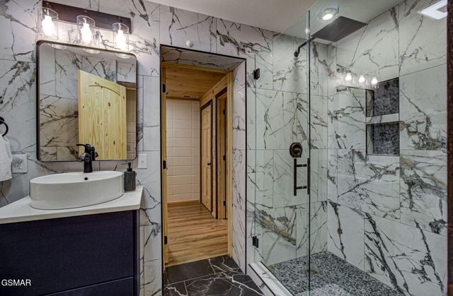 1125 Tanrac Trail, Gatlinburg, TN 37738