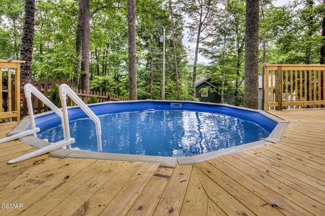 1125 Tanrac Trail, Gatlinburg, TN 37738