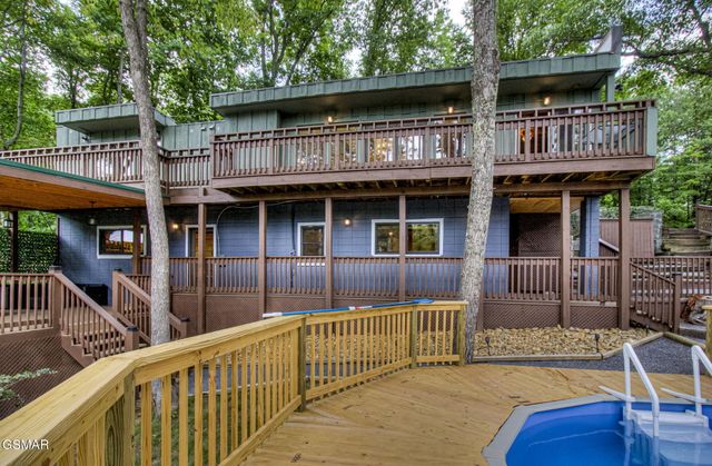 1125 Tanrac Trail, Gatlinburg, TN 37738
