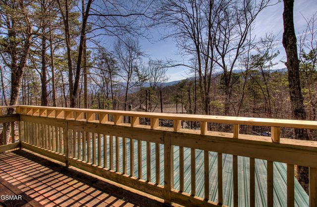 1125 Tanrac Trail, Gatlinburg, TN 37738