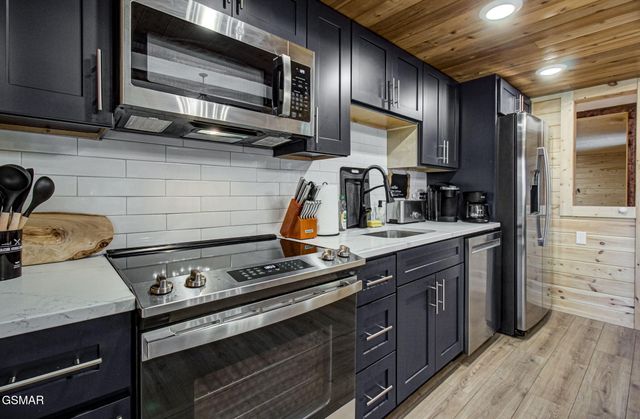 1125 Tanrac Trail, Gatlinburg, TN 37738