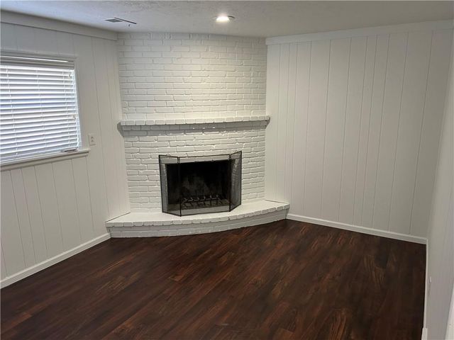 4290 Somerset Drive, Prairie Village, KS 66207