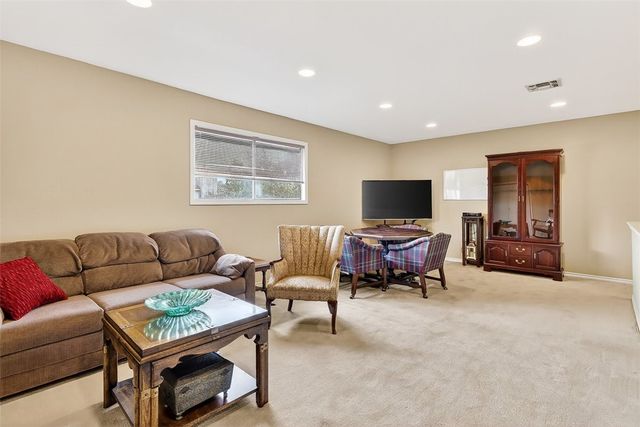 7418 Bourget Dr, Corpus Christi, TX 78413