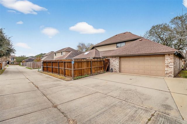 7418 Bourget Dr, Corpus Christi, TX 78413