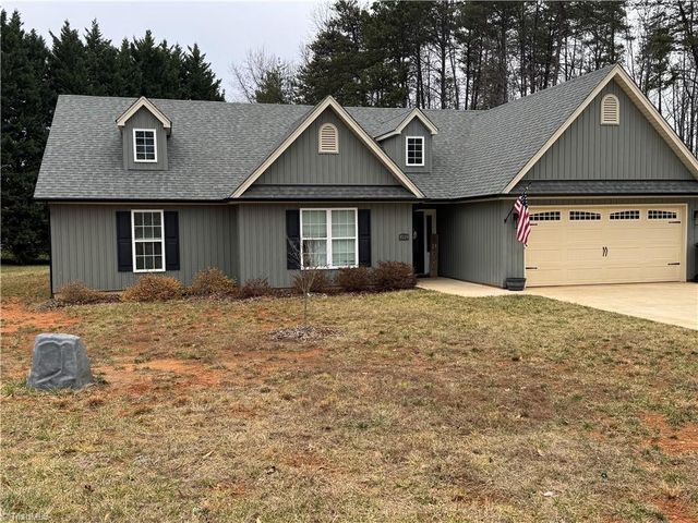 1029 Lee Acres Drive, Walnut Cove, NC 27052