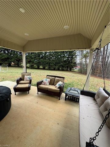 1029 Lee Acres Drive, Walnut Cove, NC 27052