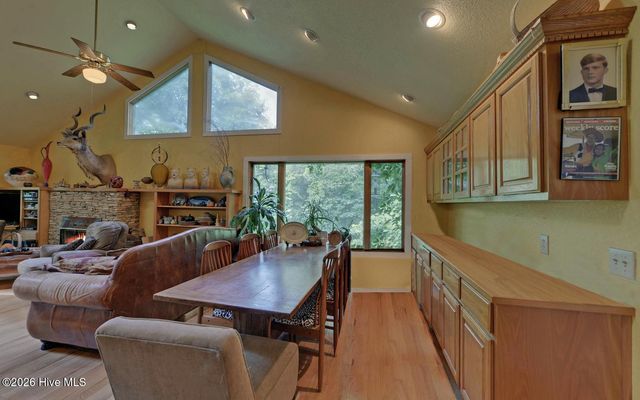 475 Rivercane Road, Brasstown, NC 28902
