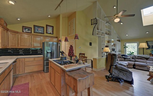 475 Rivercane Road, Brasstown, NC 28902