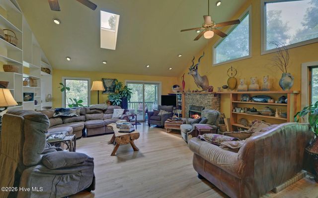 475 Rivercane Road, Brasstown, NC 28902