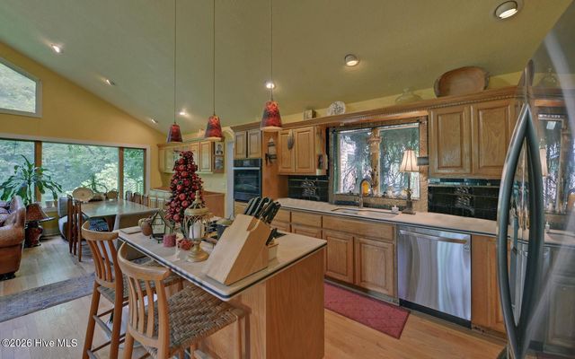 475 Rivercane Road, Brasstown, NC 28902