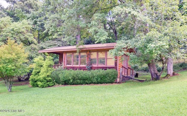 475 Rivercane Road, Brasstown, NC 28902