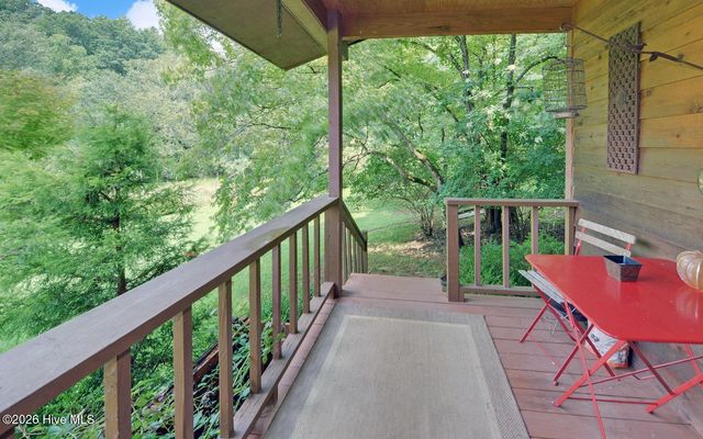 475 Rivercane Road, Brasstown, NC 28902