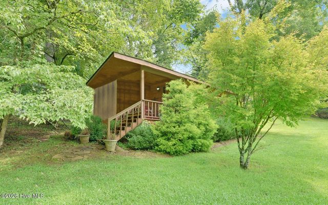 475 Rivercane Road, Brasstown, NC 28902