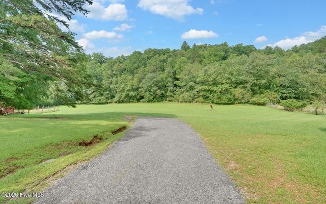 475 Rivercane Road, Brasstown, NC 28902
