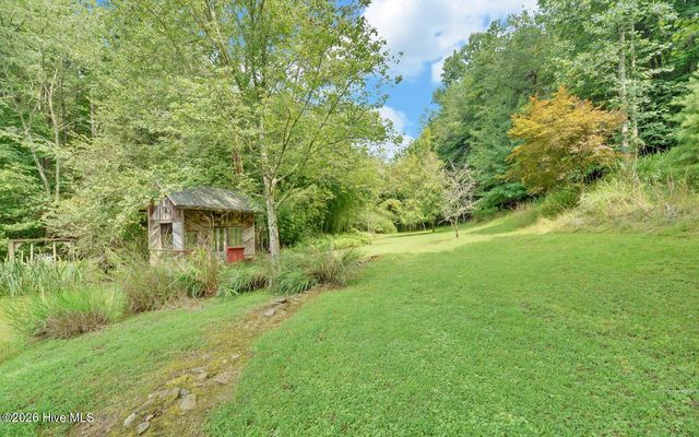 475 Rivercane Road, Brasstown, NC 28902