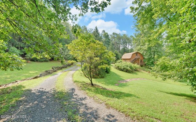 475 Rivercane Road, Brasstown, NC 28902