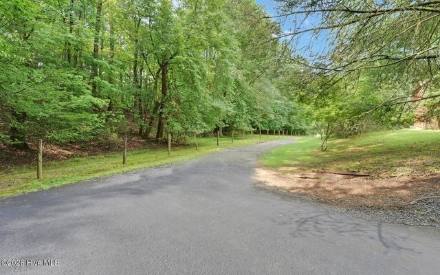 475 Rivercane Road, Brasstown, NC 28902
