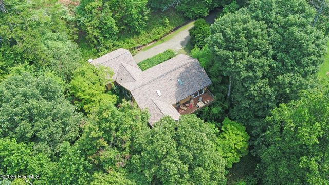 475 Rivercane Road, Brasstown, NC 28902