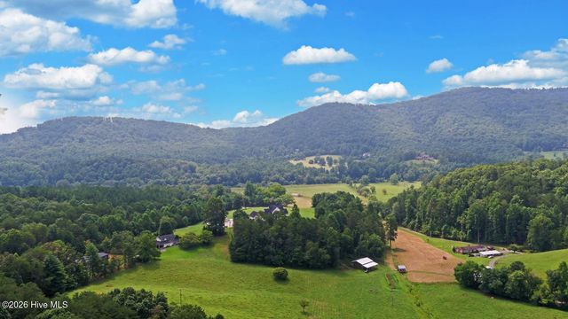 475 Rivercane Road, Brasstown, NC 28902