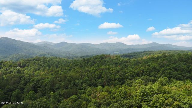 475 Rivercane Road, Brasstown, NC 28902