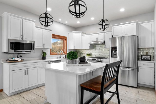 2111 Clearwater DRIVE, Onalaska, WI 54650