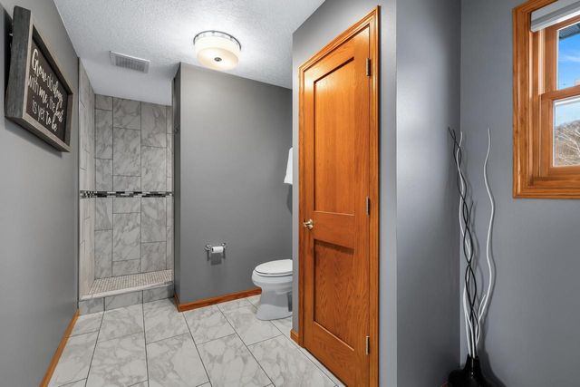 2111 Clearwater DRIVE, Onalaska, WI 54650