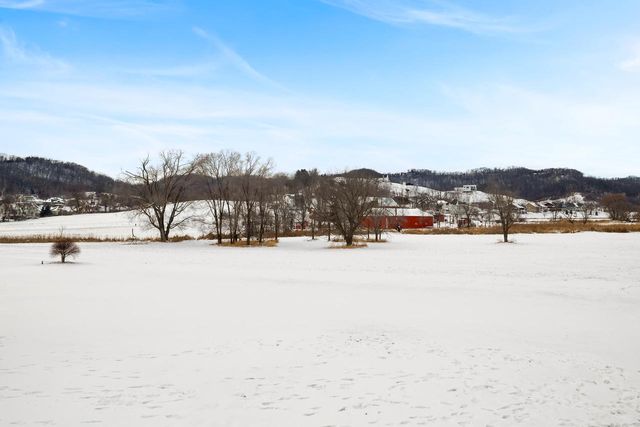 2111 Clearwater DRIVE, Onalaska, WI 54650