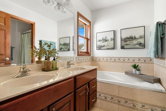 2111 Clearwater DRIVE, Onalaska, WI 54650