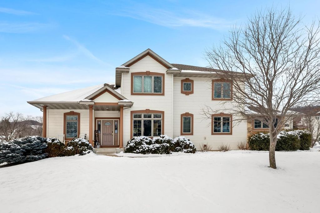 2111 Clearwater DRIVE, Onalaska, WI 54650