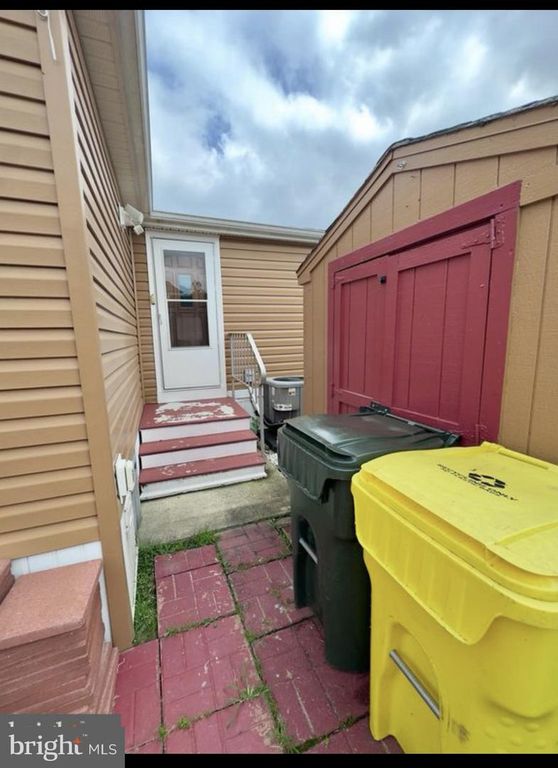2 RASPBERRY CT, Middle River, MD 21220