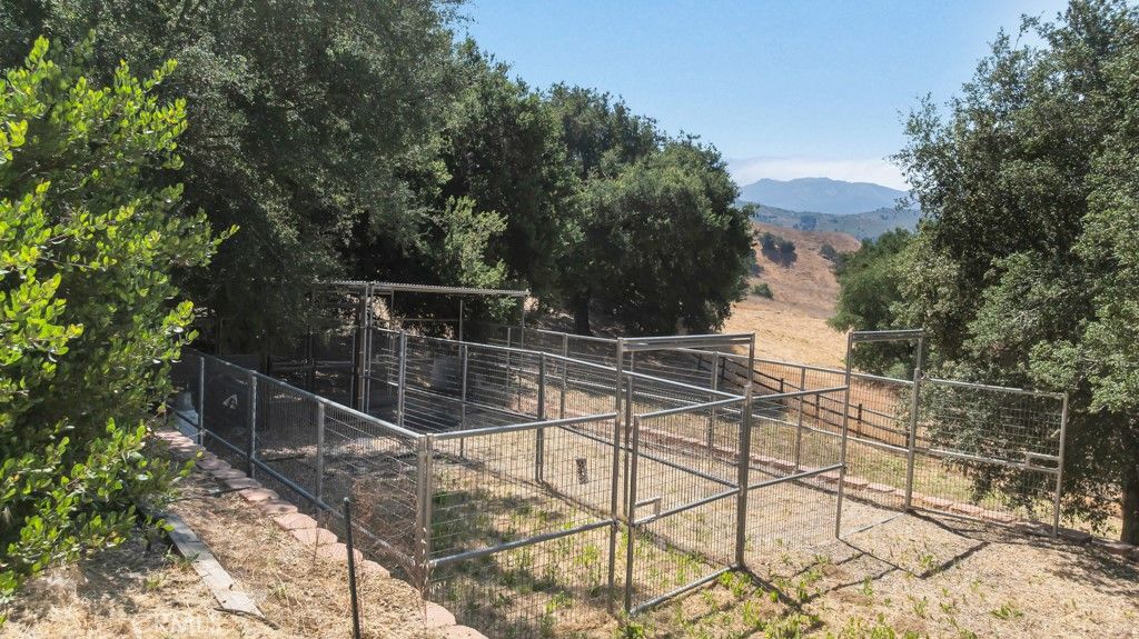 Image 61 of property listing at 3924 Davids, Agoura Hills, CA 91301