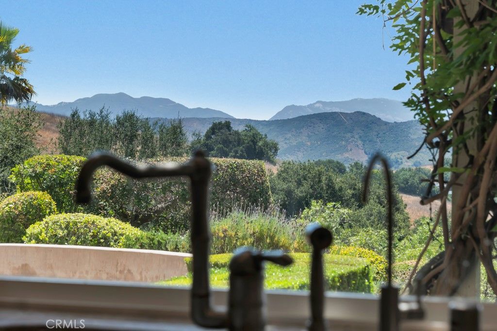 Image 63 of property listing at 3924 Davids, Agoura Hills, CA 91301