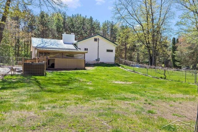3901 E Monroe Road, Larkin Twp, MI 48642