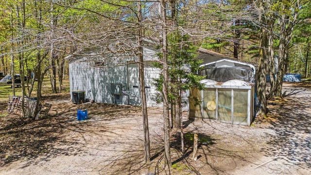 3901 E Monroe Road, Larkin Twp, MI 48642