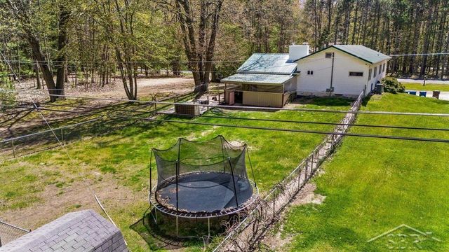 3901 E Monroe Road, Larkin Twp, MI 48642